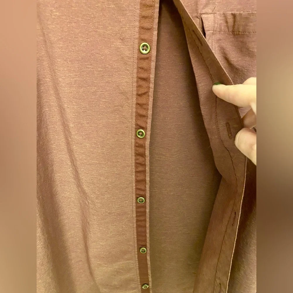 Swiss Tech Men's Casual Burgundy Button Down Shirt - Picture 6 of 7